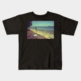 Tralfamadorian by the beach Kids T-Shirt